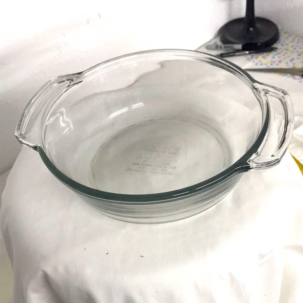 Anchor Ovenwae Antique Casserole 8.25” DIA 1.5 QT.